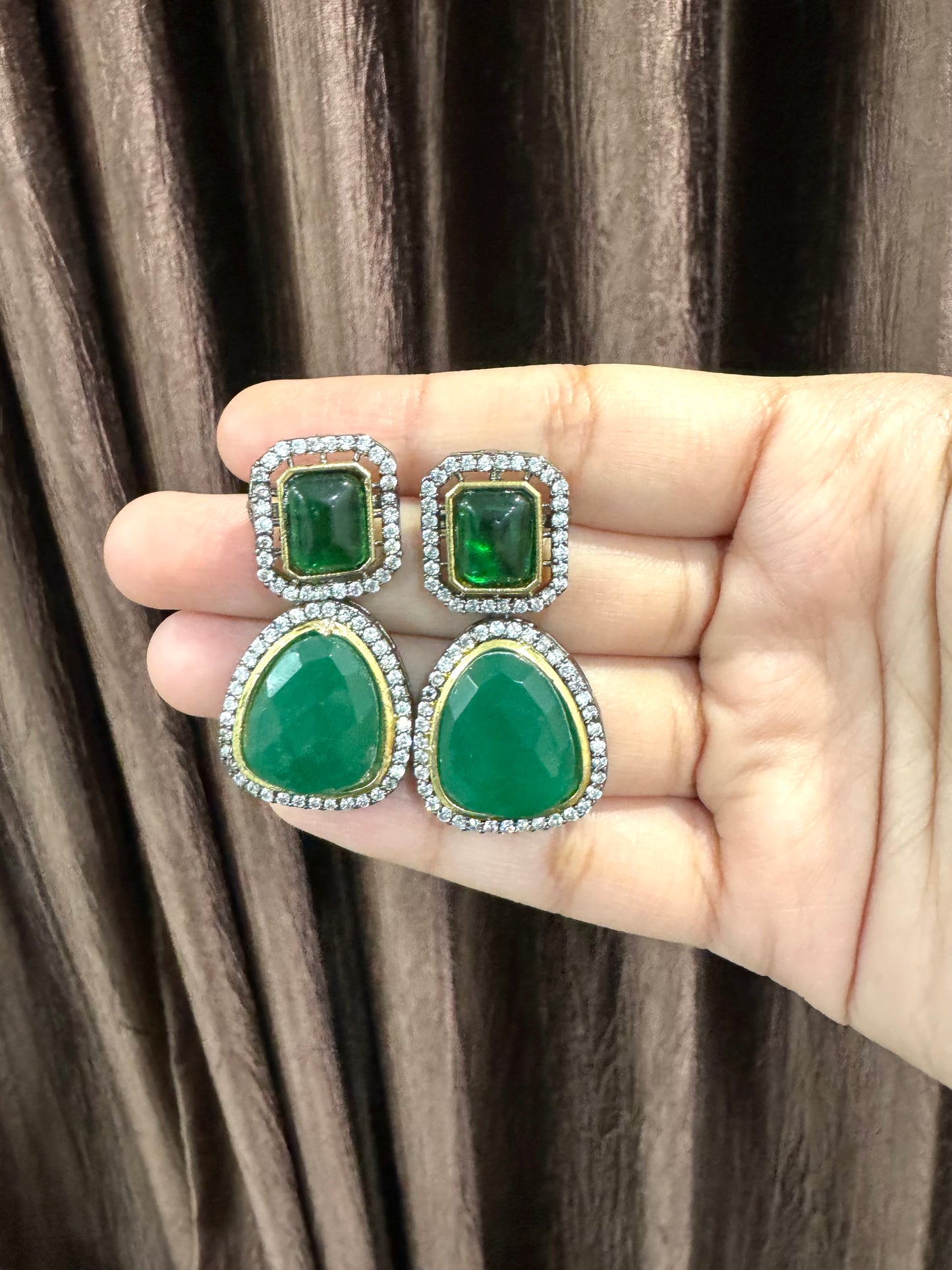 Dual Tone Emerald Roya Choker