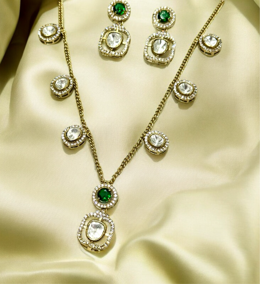 Emerald Kavya Necklace
