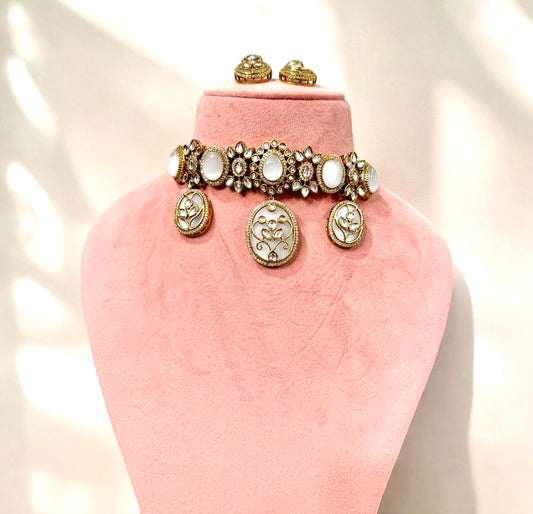 Grey Mehrunisa Choker