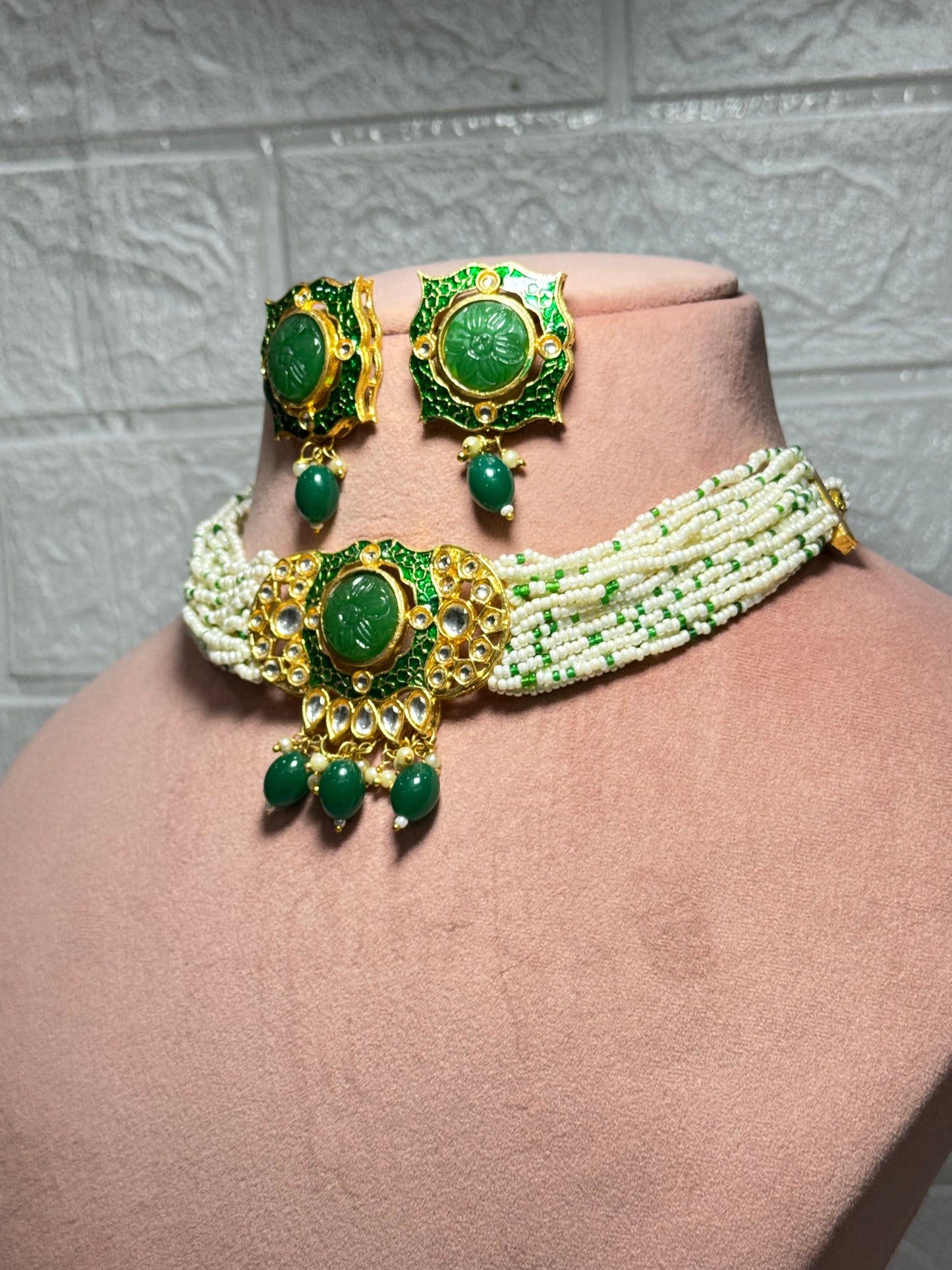 Emerald Kundan Necklace
