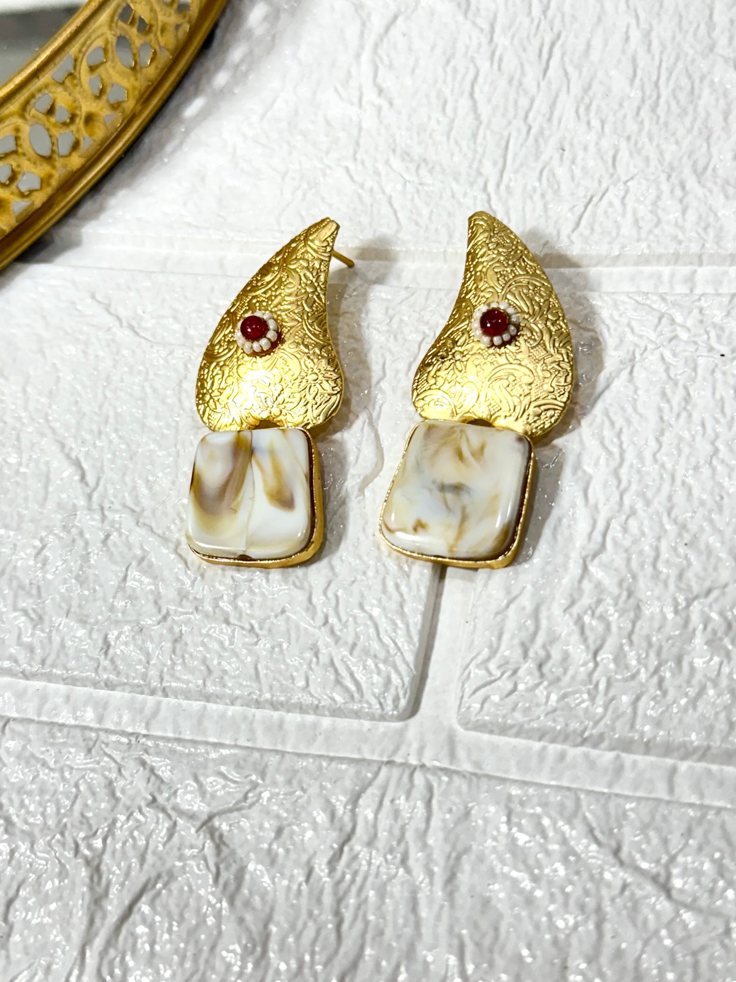 Magenta Kiyana Earrings
