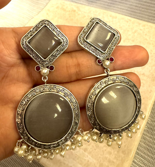 Grey SItara Earrings