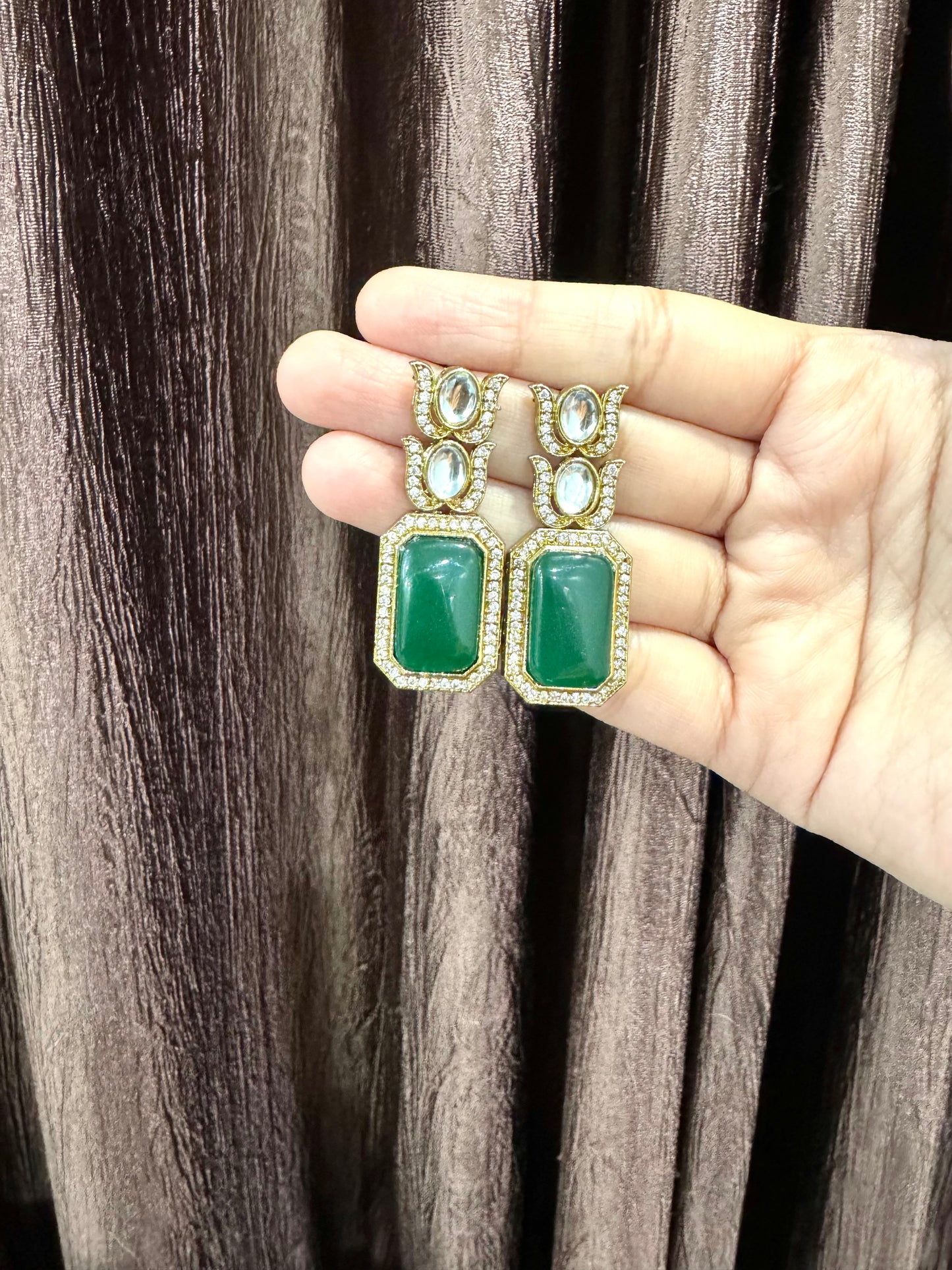 Emerald Saba Necklace