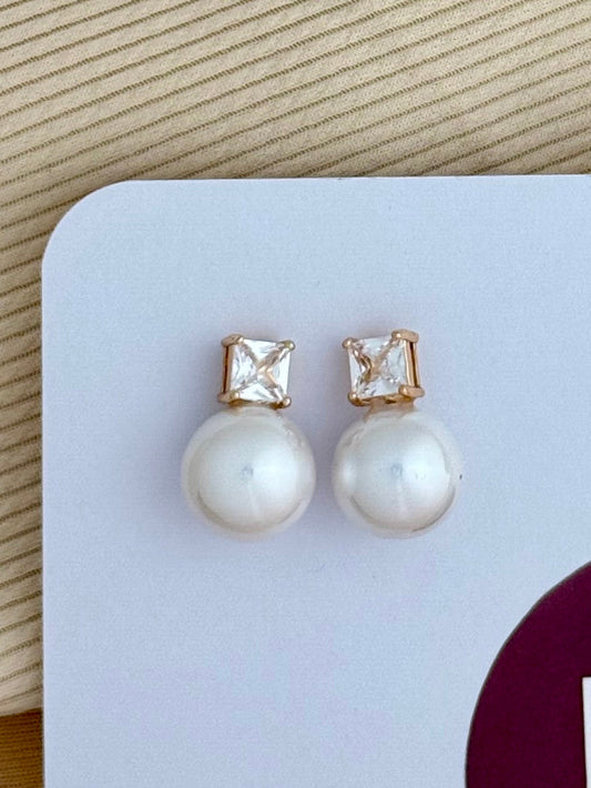 Royal Pearl Spark Studs