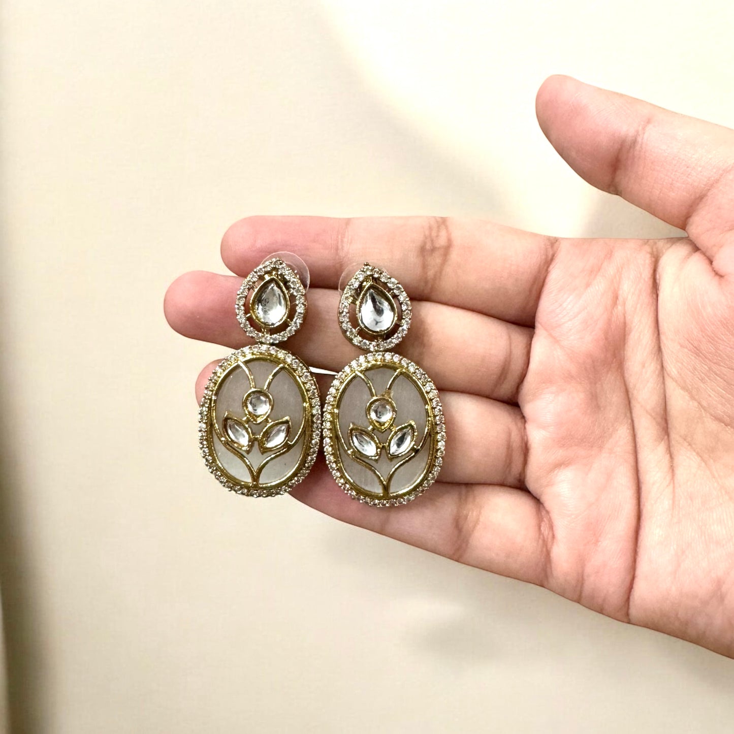 Grey Mehrunisa Choker