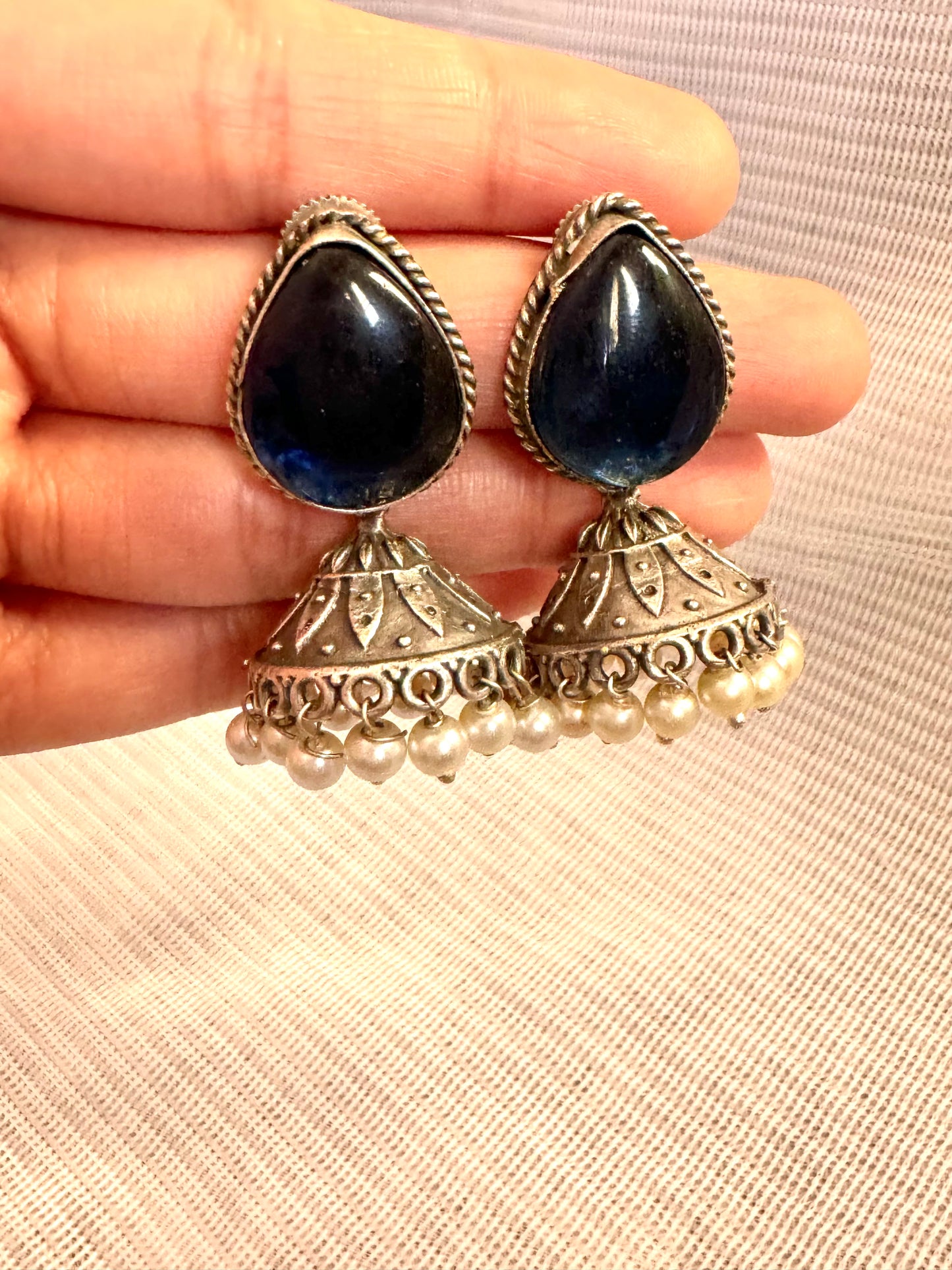 Blue Raha Jhumki