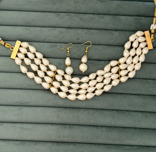 Kareena Pearl Necklace