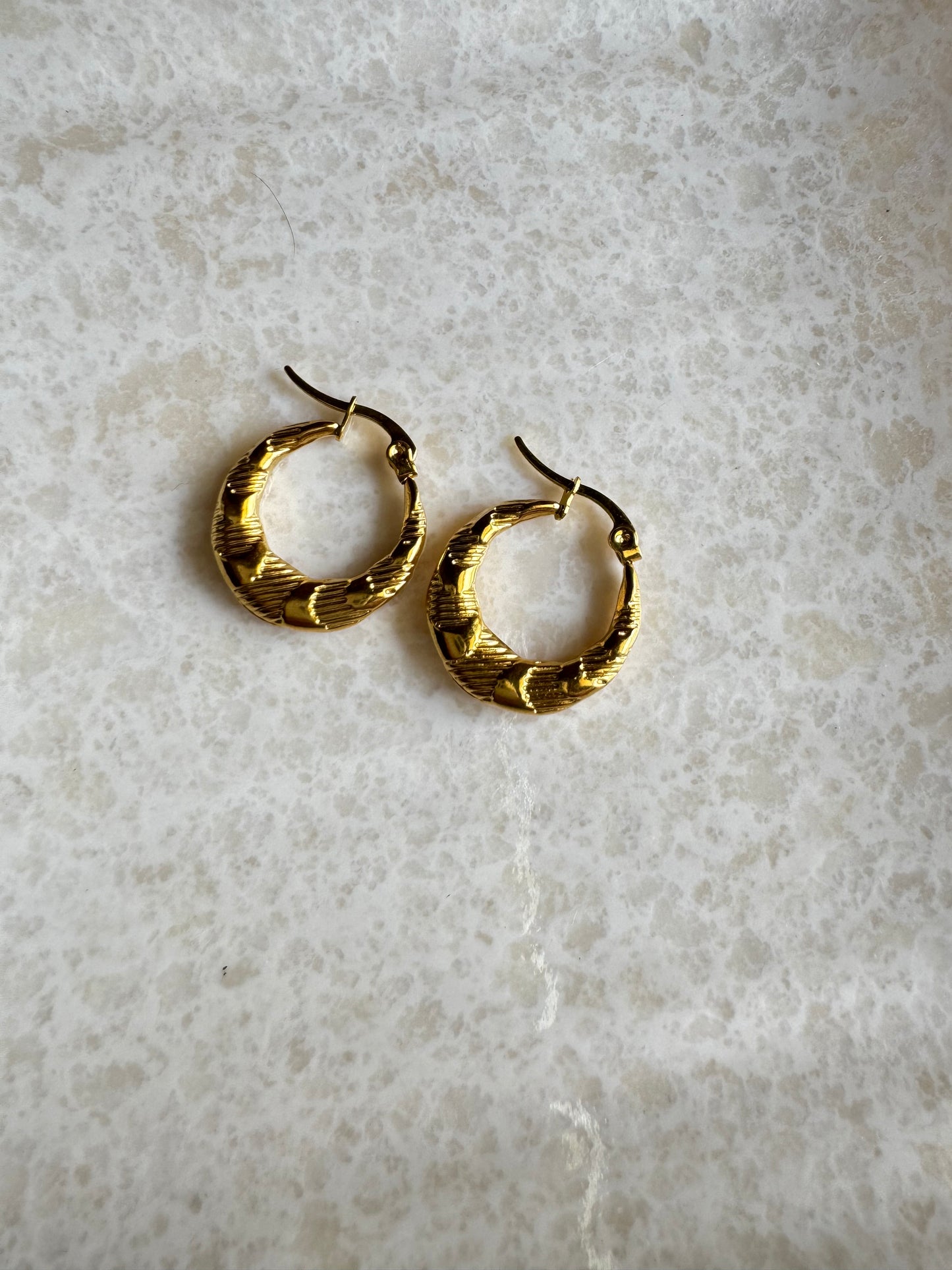 AntiTarnish Round Hoops