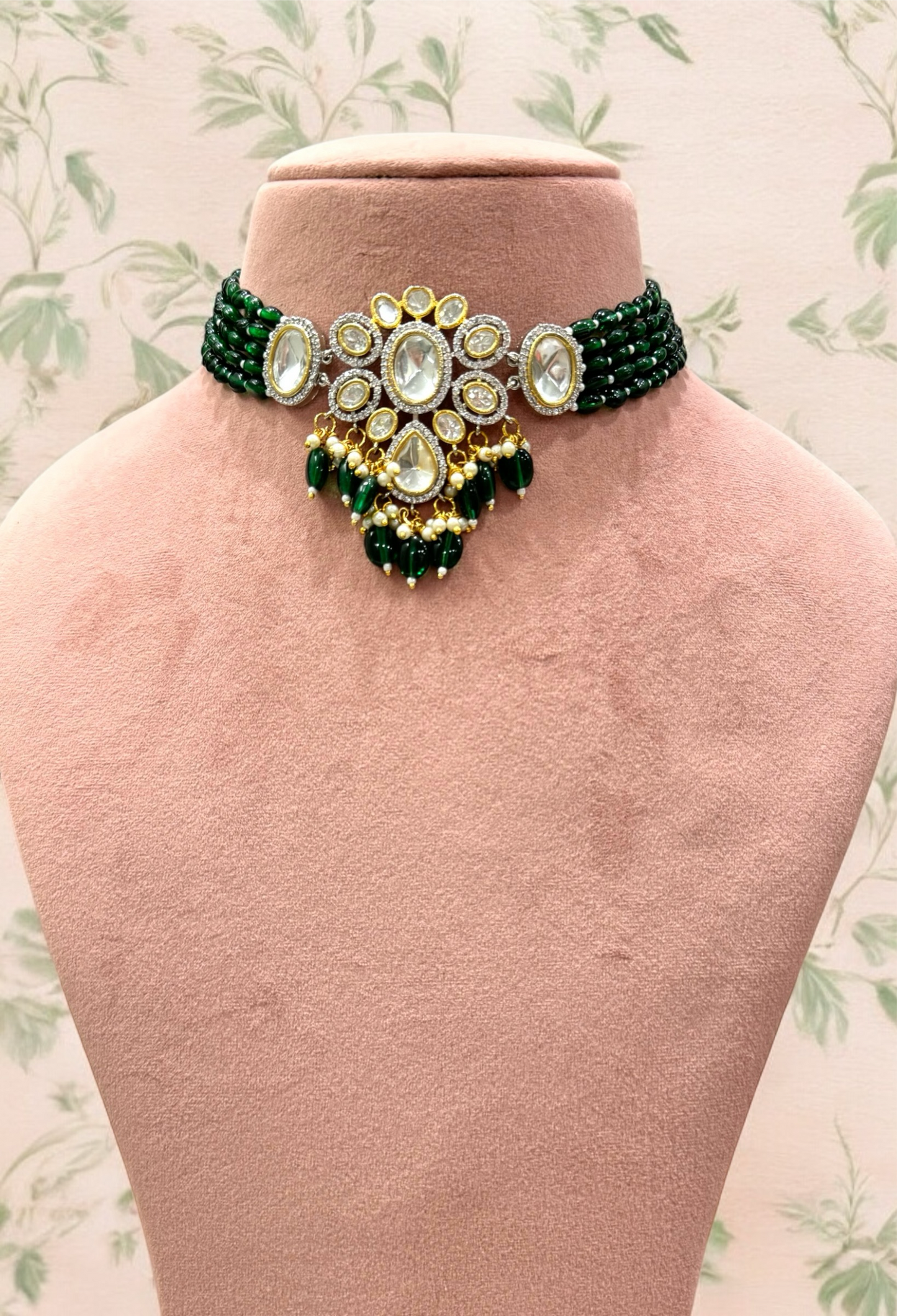 Emerald Safa Choker