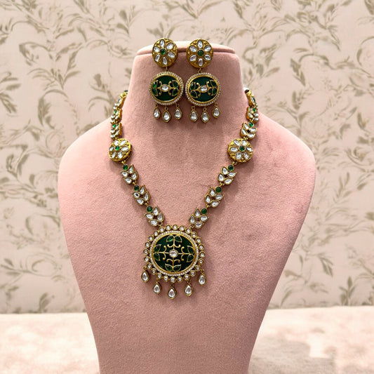 Emerald Dilruba Necklace