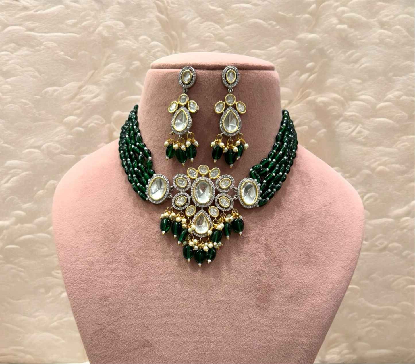 Emerald Safa Choker