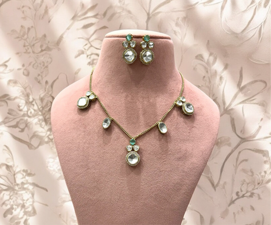 Mint Hiba Necklace