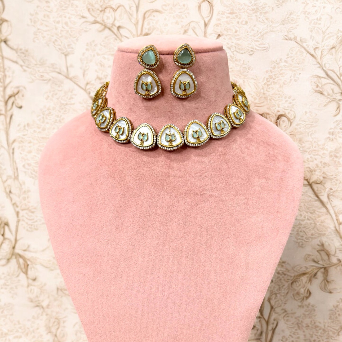 Mint Mehran Choker