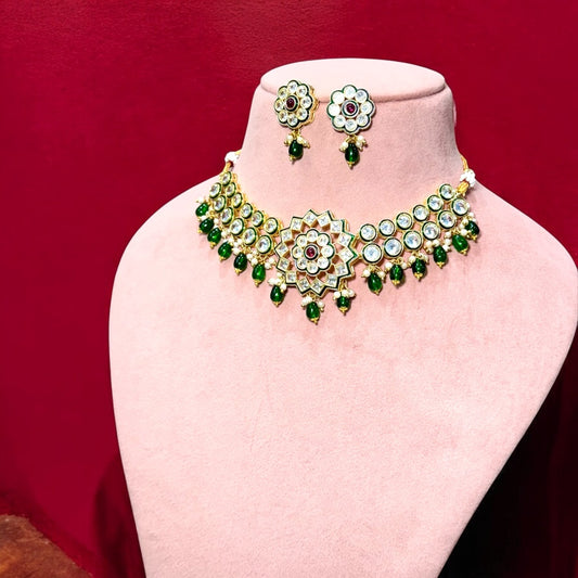 Emerald Traditional Necklace