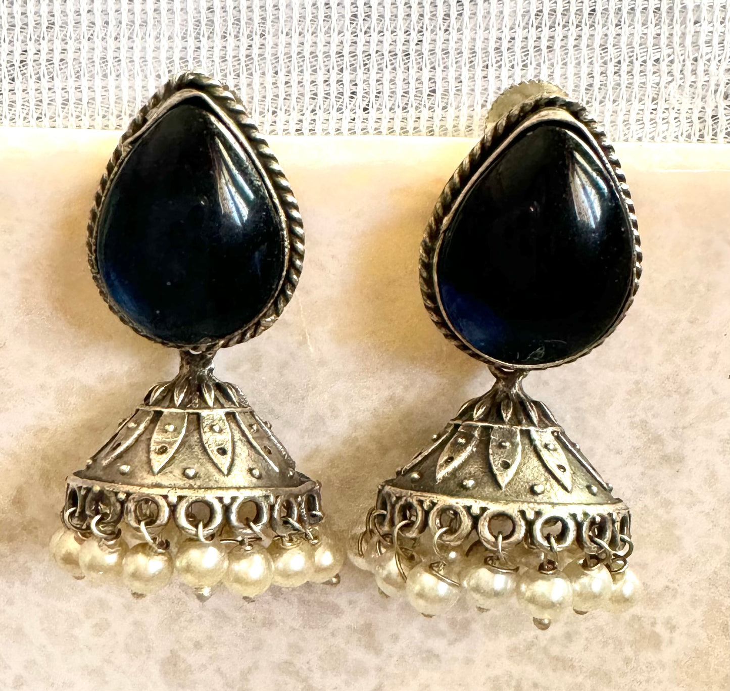 Blue Raha Jhumki