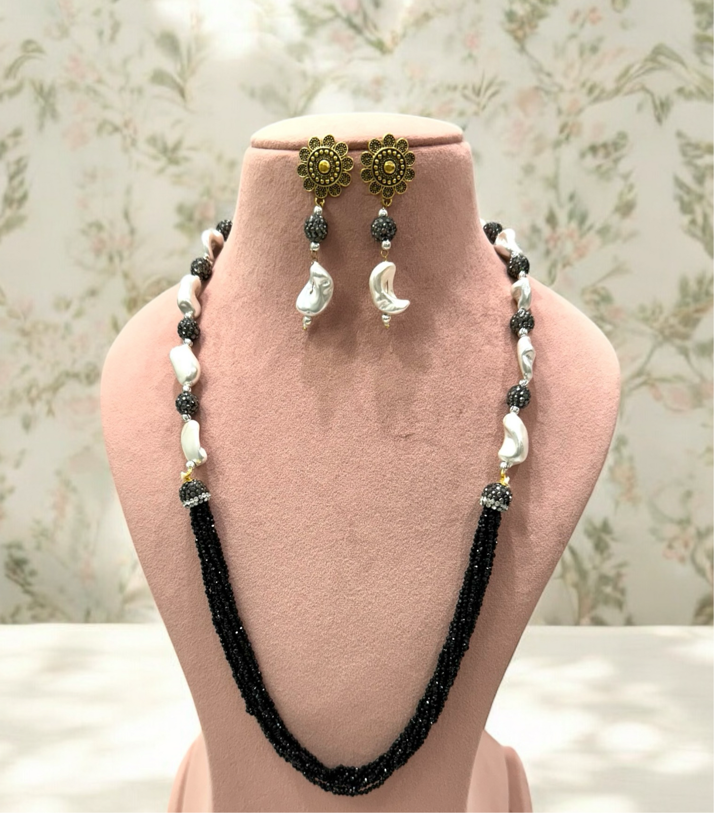 Black Roxana Pearl Mala